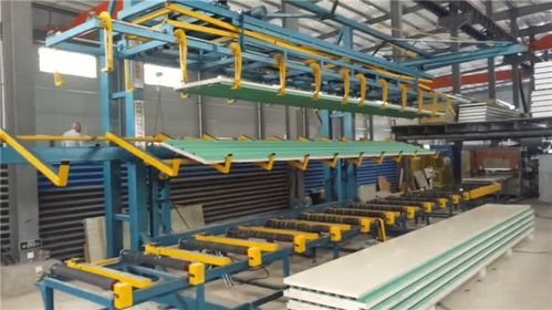 彩钢复合板工业自动化搬运码垛设备已正式投入客户生产车间使用